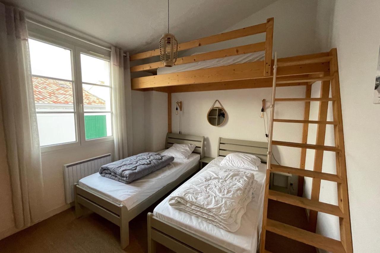 Very Bright Nest With Terrace In The Village La Flotte Esterno foto