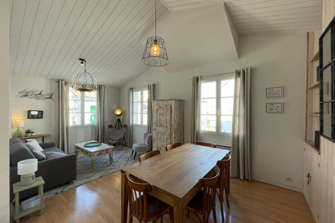 Very Bright Nest With Terrace In The Village La Flotte Esterno foto