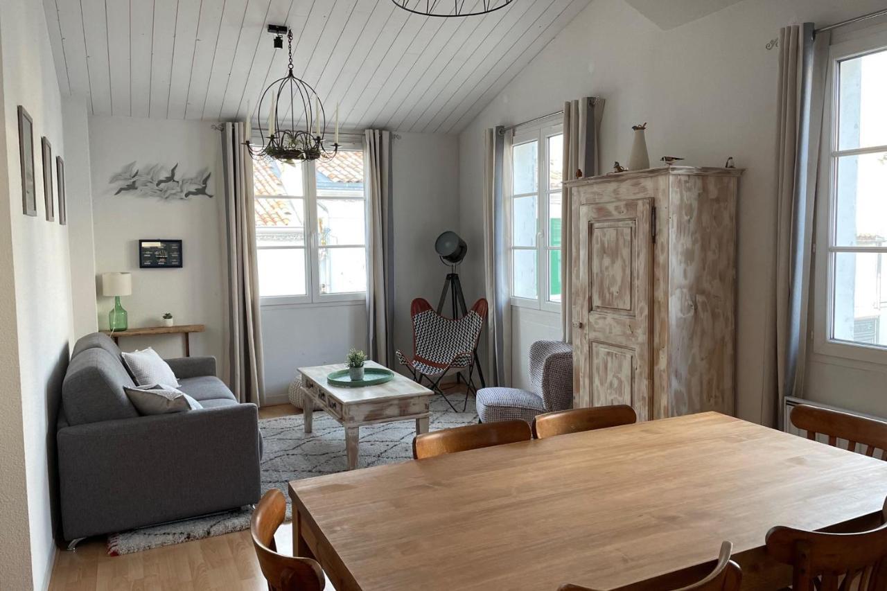 Very Bright Nest With Terrace In The Village La Flotte Esterno foto