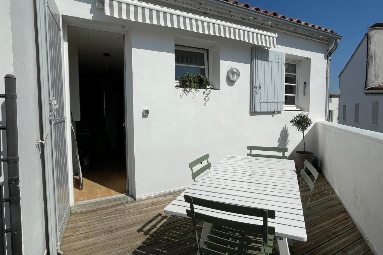 Very Bright Nest With Terrace In The Village La Flotte Esterno foto